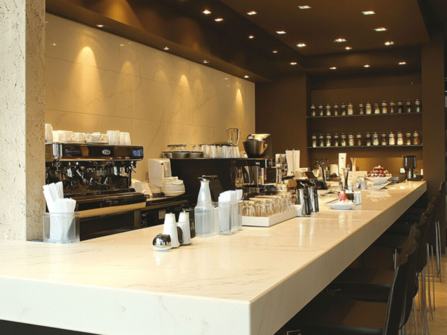 Akrilik restoran bar tezgahı Restoran ve kafe için leke tutmaz akrilik bar tezgahı uygulaması