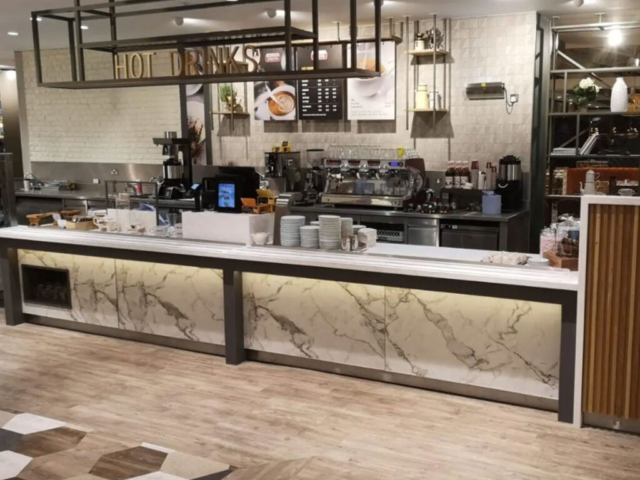 Akrilik yemek dağıtım tezgahı Restoran mutfak önü akrilik yemek dağıtım ve sıcak servis tezgahı
