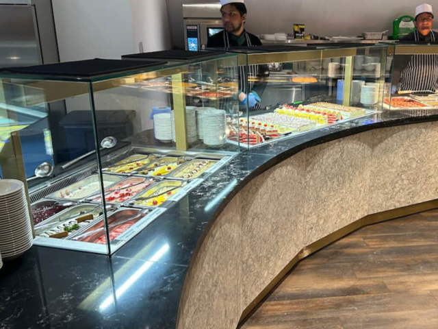Oval restoran bar bankosu akrilik Oval tasarım yekpare ekizsiz akrilik restoran karşılama bankosu